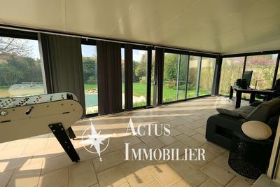 Maison - 196 m² - 7 pièces