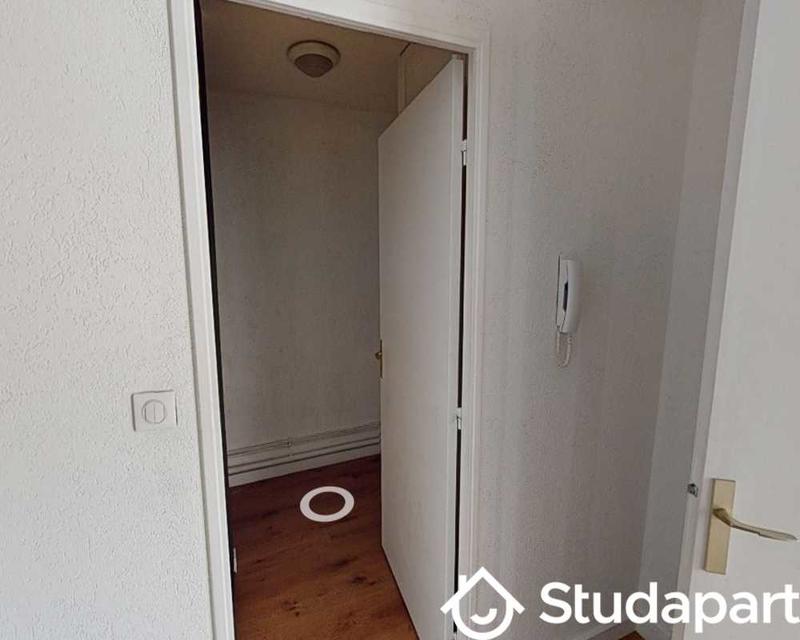 Chambre - 120 m² - 1 pièce