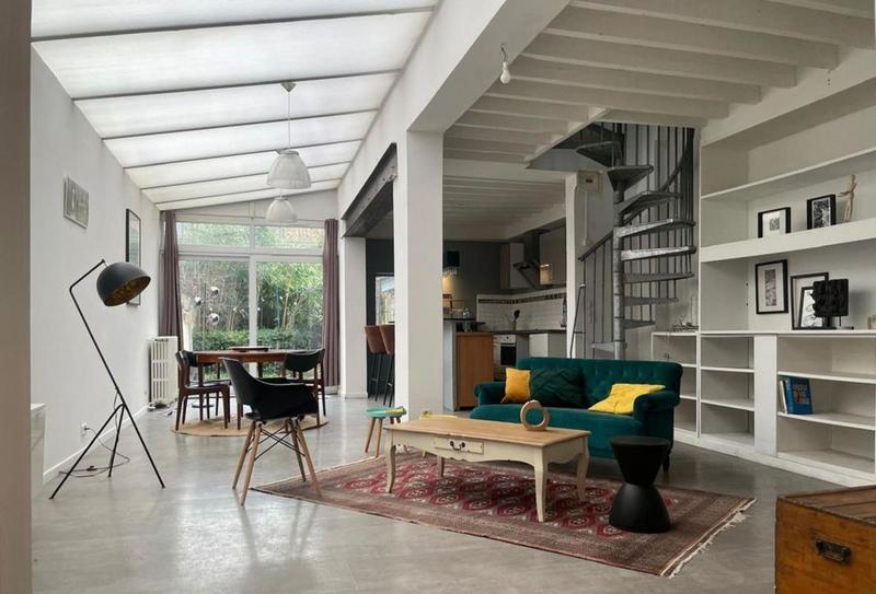 Immeuble - 166 m² - 7 pièces