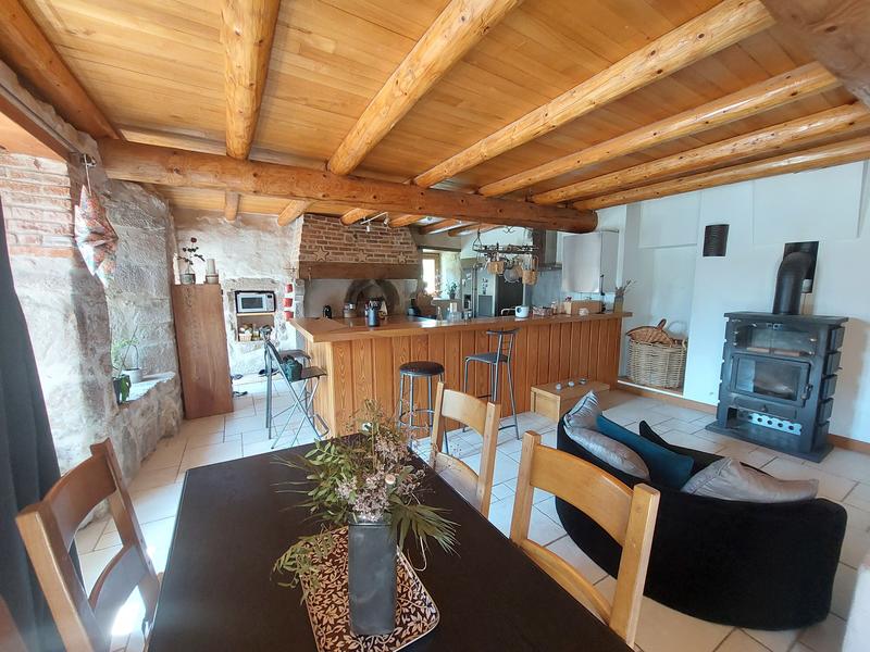 Maison - 240 m² - 5 pièces