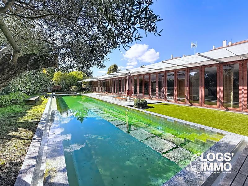 Maison contemporaine - 245 m² - 7 pièces