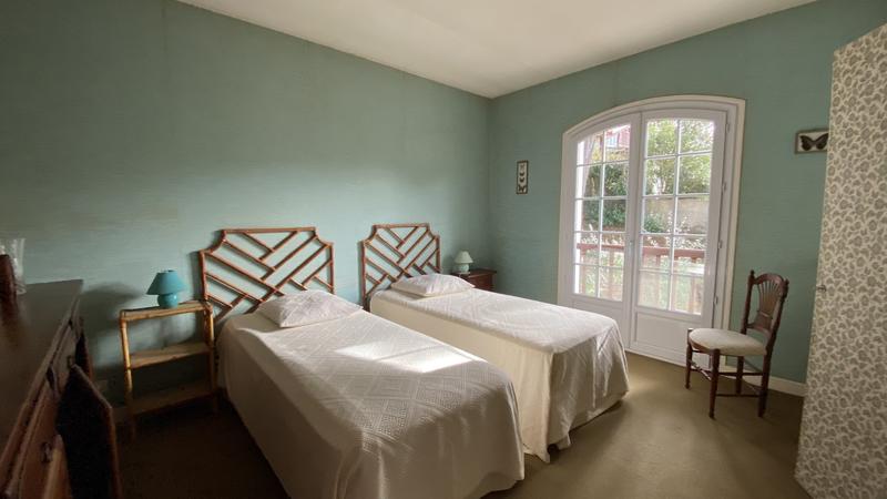 Maison - 210 m² - 6 pièces