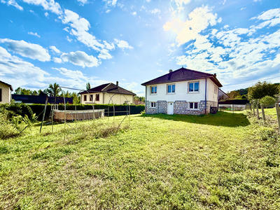 Maison - 91 m² - 5 pièces