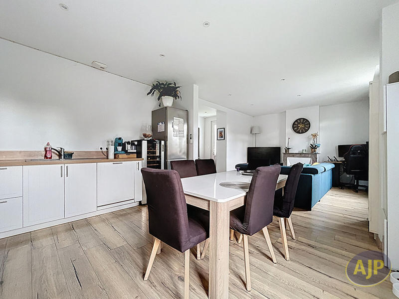 Maison - 88 m² - 4 pièces