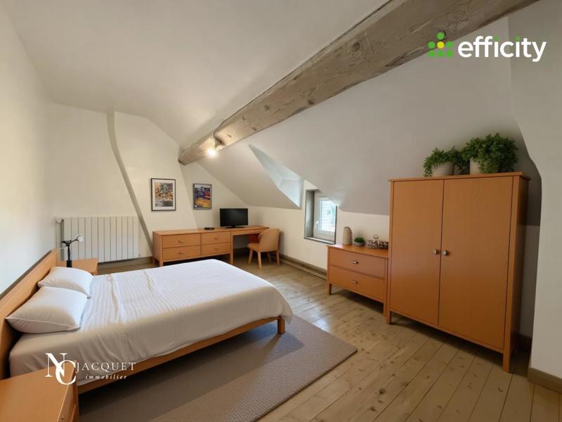 Demeure - 207 m² - 9 pièces