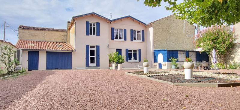 Maison ancienne - 185 m² - 6 pièces