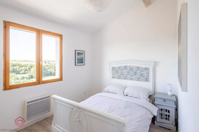 Maison - 258 m² - 9 pièces