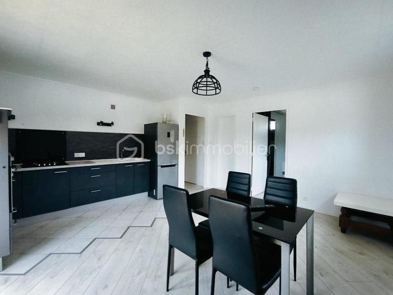 Maison - 196 m² - 9 pièces