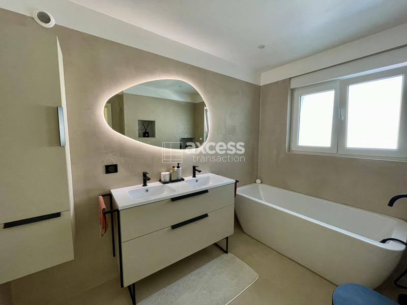 Maison - 93 m² - 5 pièces