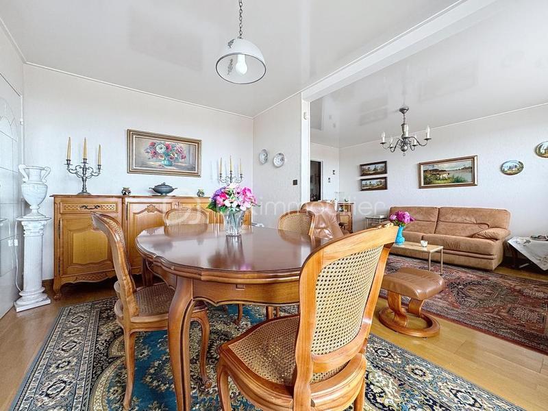 Appartement - 94 m² - 5 pièces