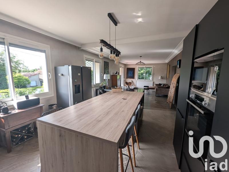 Maison - 166 m² - 6 pièces