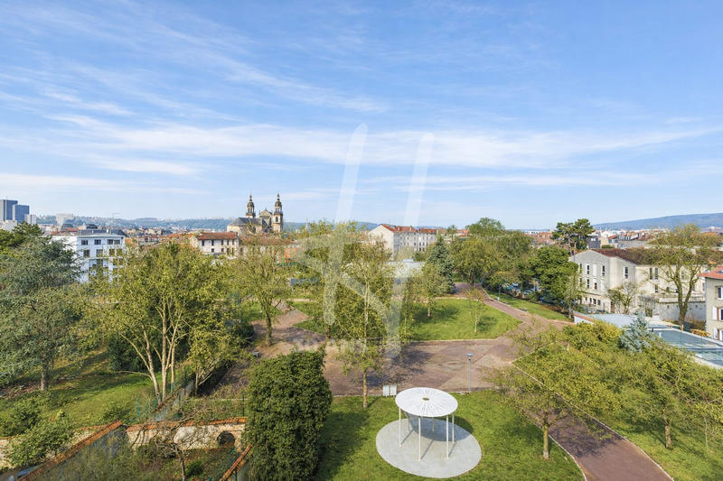 Appartement - 106 m² - 5 pièces