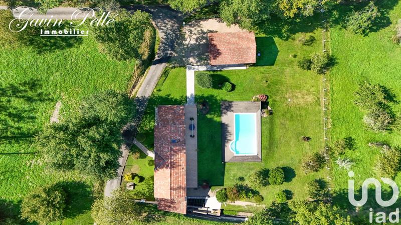 Maison - 210 m² - 7 pièces