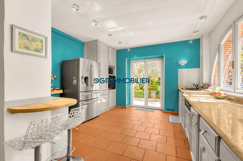 Maison ancienne - 262 m² - 11 pièces