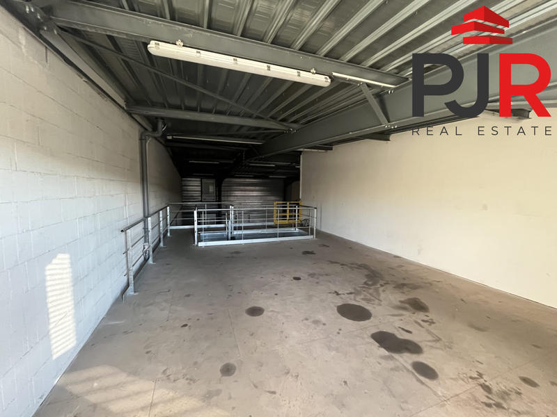 Local d'activités - 267 m²