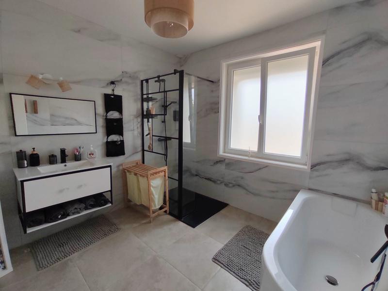 Maison traditionnelle - 143 m² - 7 pièces