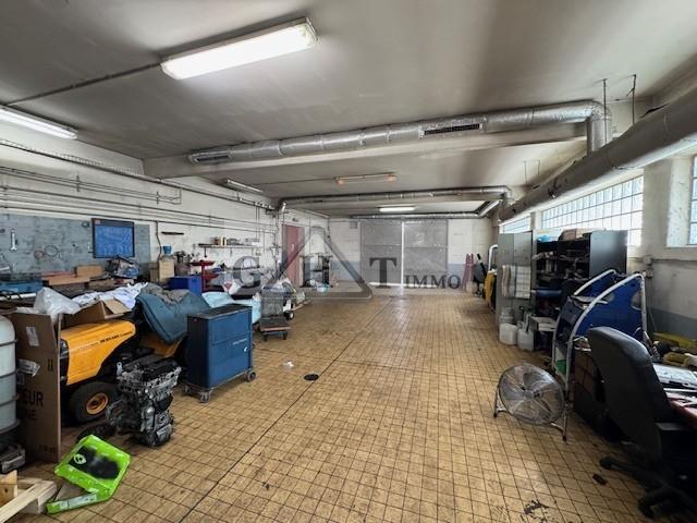 Entrepôt - 970 m²