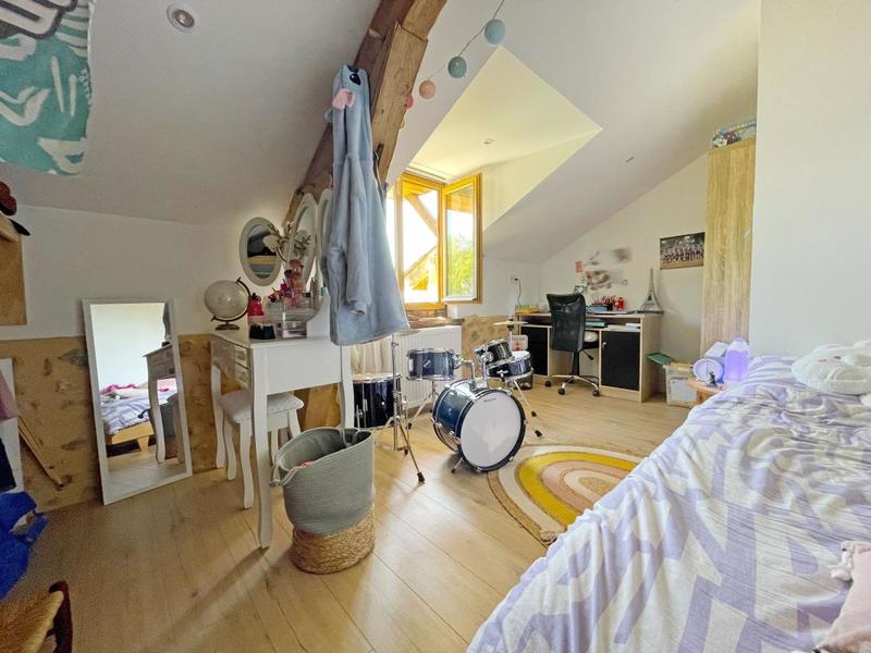 Maison - 250 m² - 7 pièces