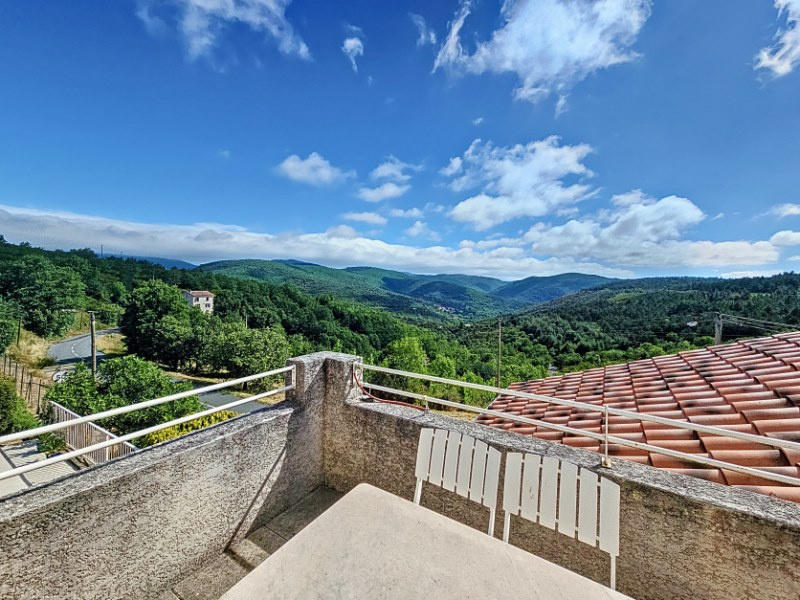 Maison - 264 m² - 7 pièces