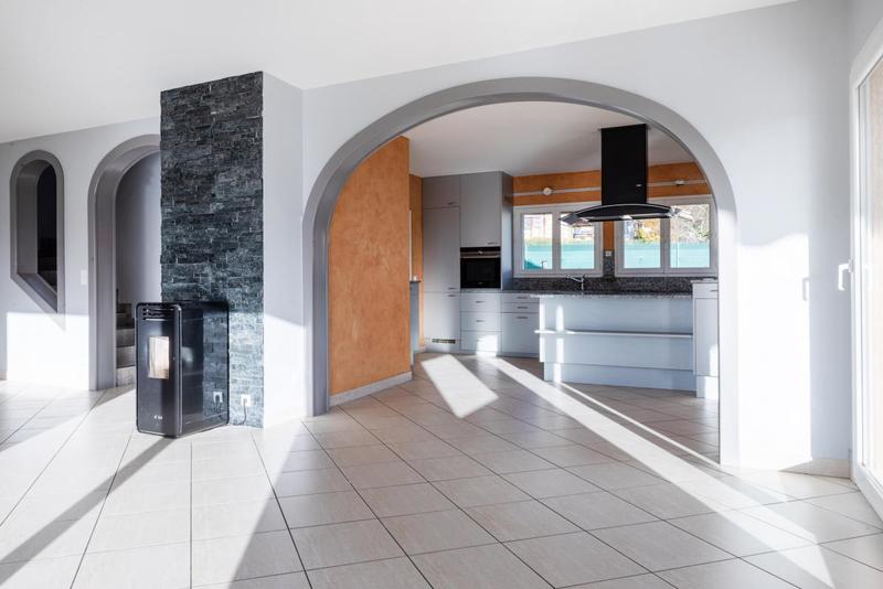 Maison - 218 m² - 9 pièces