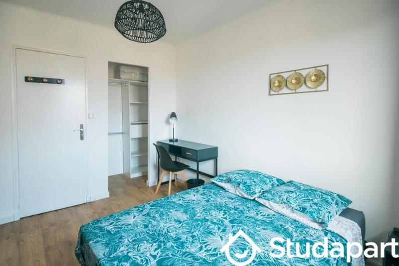 Chambre - 12 m² - 1 pièce