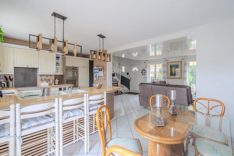 Maison - 110 m² - 5 pièces