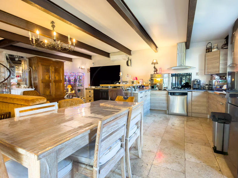 Maison - 97 m² - 4 pièces