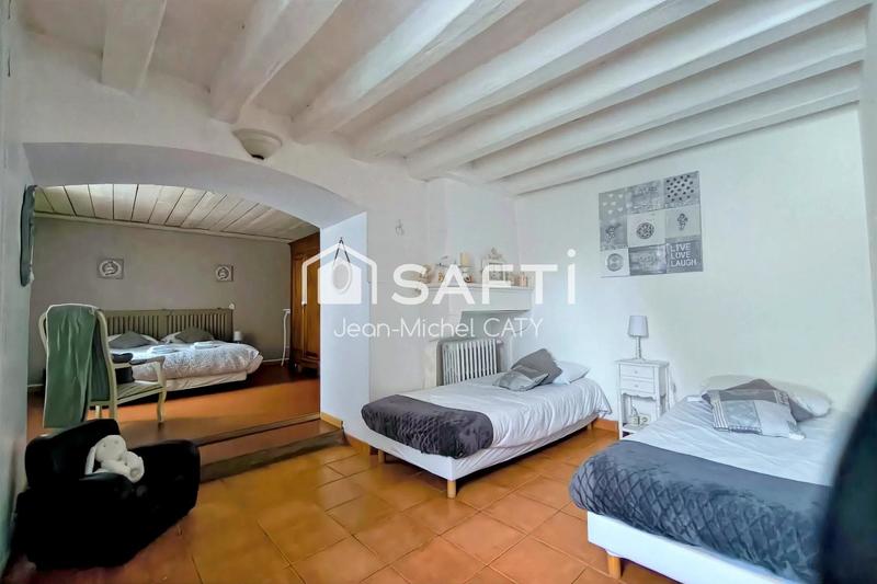 Maison - 270 m² - 13 pièces