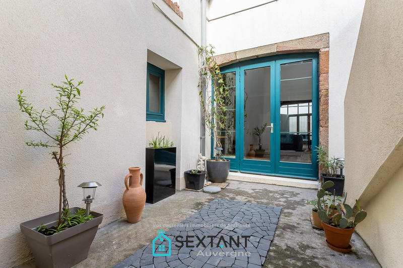 Maison - 200 m² - 6 pièces