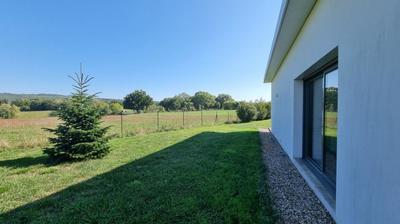 Maison - 102 m² - 4 pièces