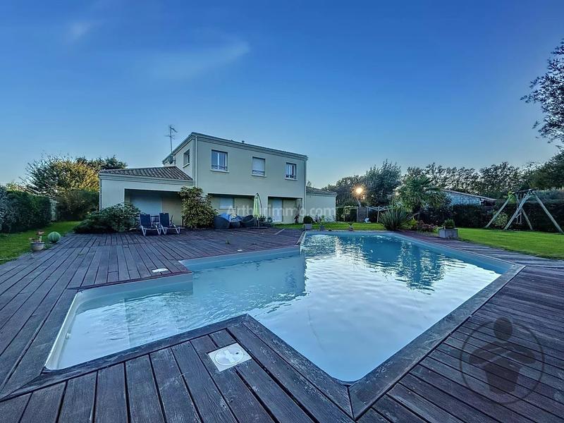 Maison - 178 m² - 6 pièces