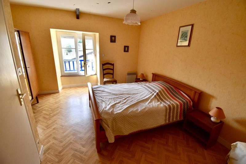 Maison traditionnelle - 105 m² - 5 pièces