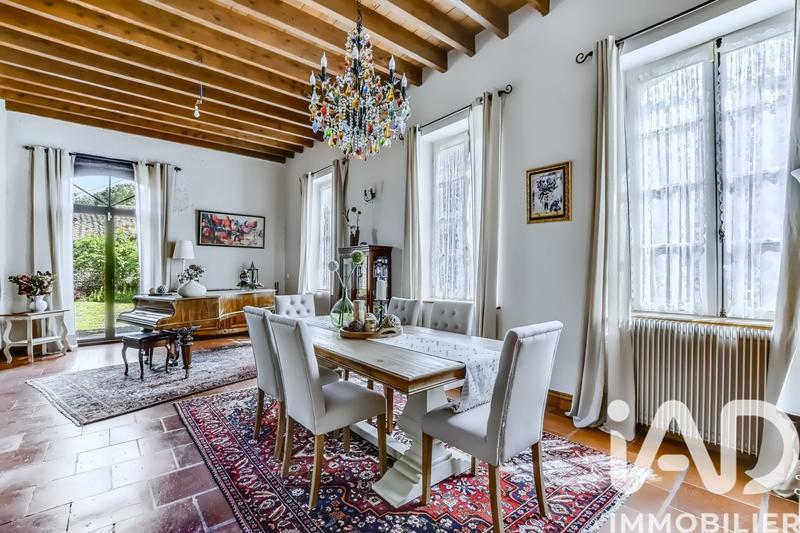 Maison - 435 m² - 11 pièces