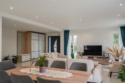 Maison - 196 m² - 6 pièces