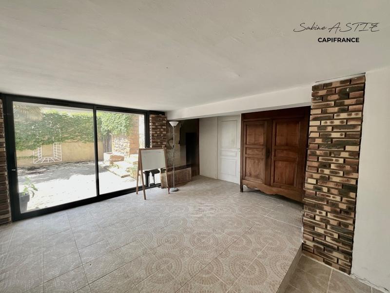 Maison - 259 m² - 9 pièces