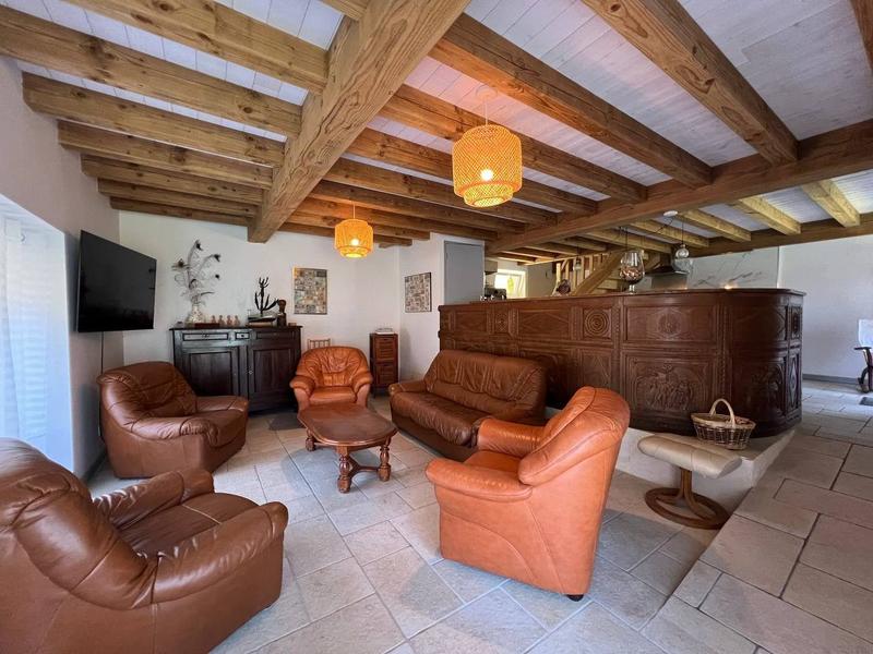 Maison traditionnelle - 440 m² - 13 pièces