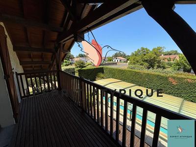 Maison traditionnelle - 159 m² - 8 pièces