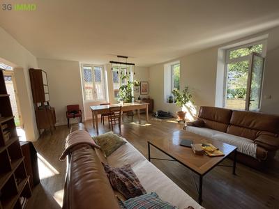 Villa - 172 m² - 9 pièces