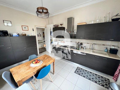 Maison - 110 m² - 8 pièces