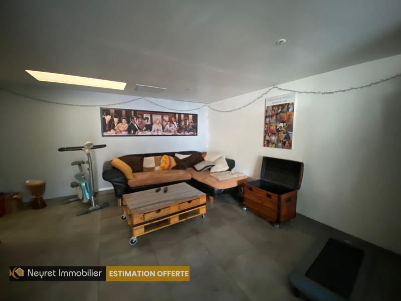 Local d'activités - 253 m²