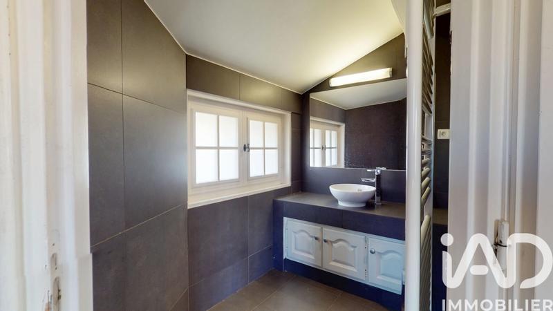 Maison - 245 m² - 8 pièces