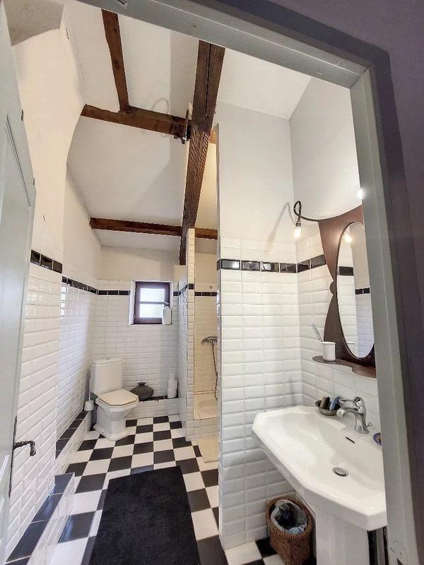 Maison - 259 m² - 9 pièces