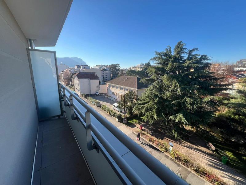 Appartement - 77 m² - 4 pièces