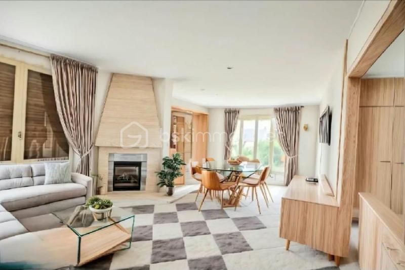 Maison traditionnelle - 94 m² - 5 pièces