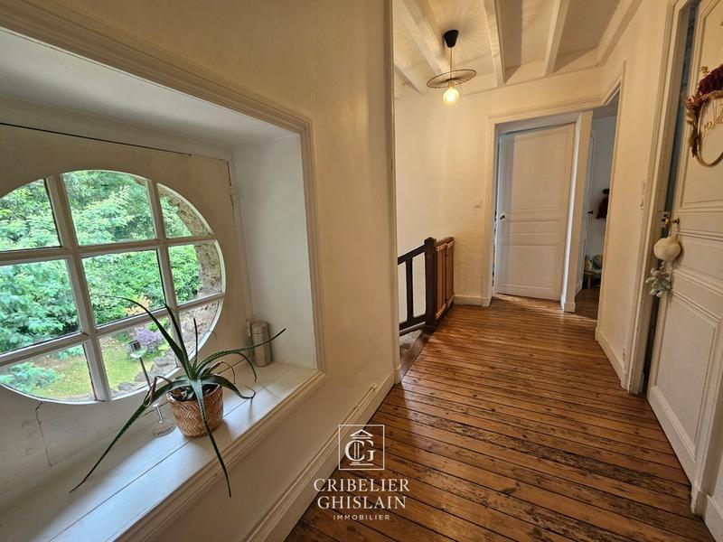 Demeure - 190 m² - 6 pièces