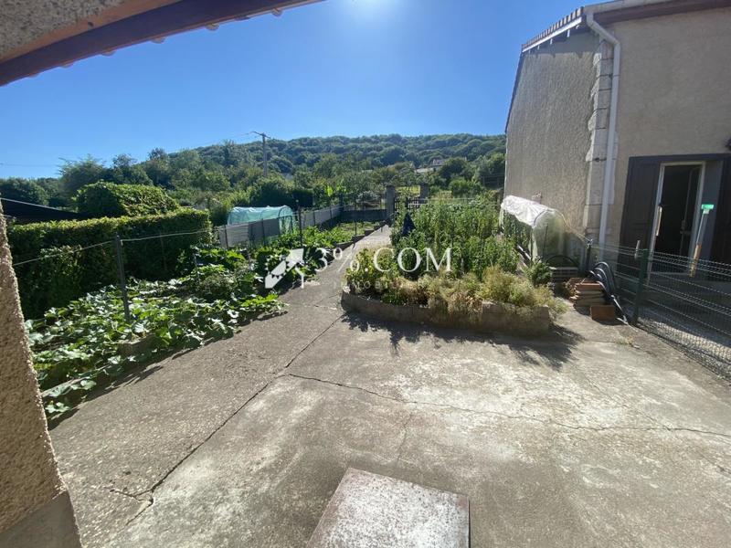 Maison - 230 m² - 8 pièces