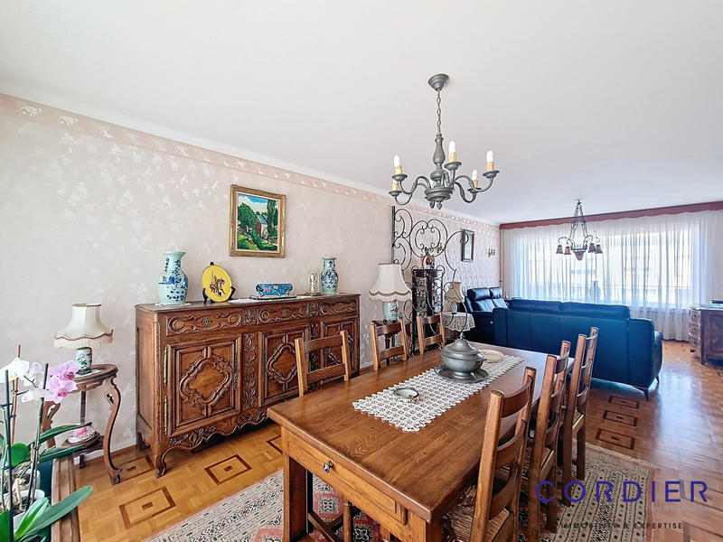 Maison - 172 m² - 8 pièces