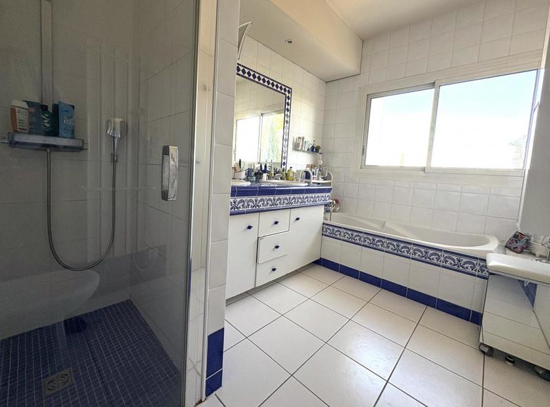 Maison - 195 m² - 7 pièces