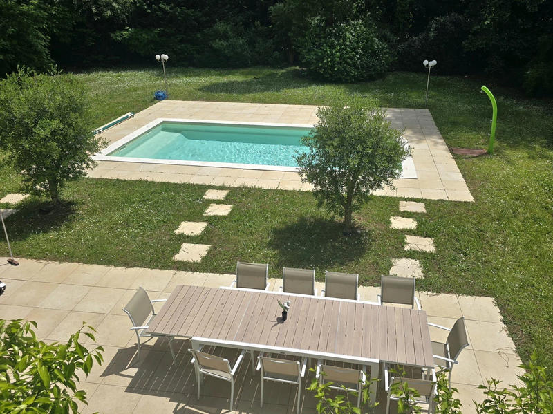 Maison - 290 m² - 9 pièces