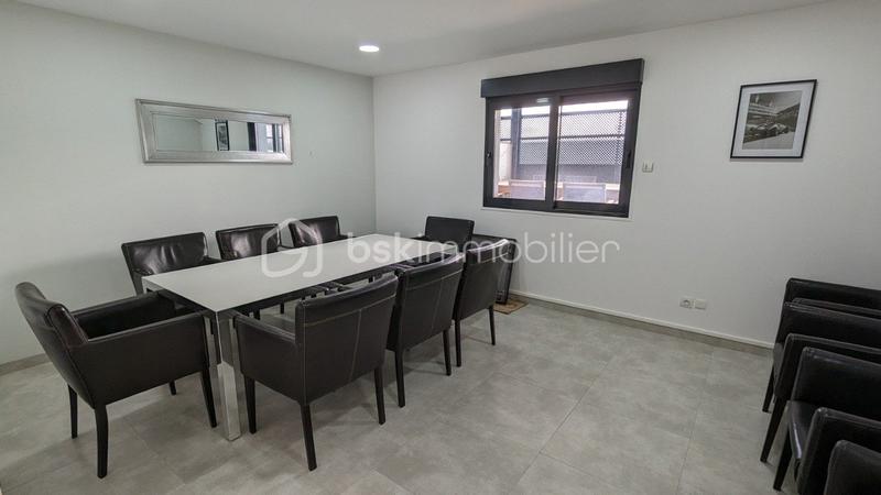 Bureau - 200 m² - 6 pièces